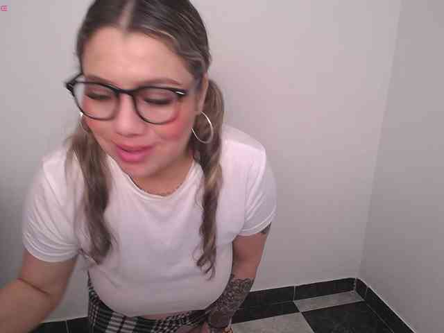 Isabella-wish1 webcam