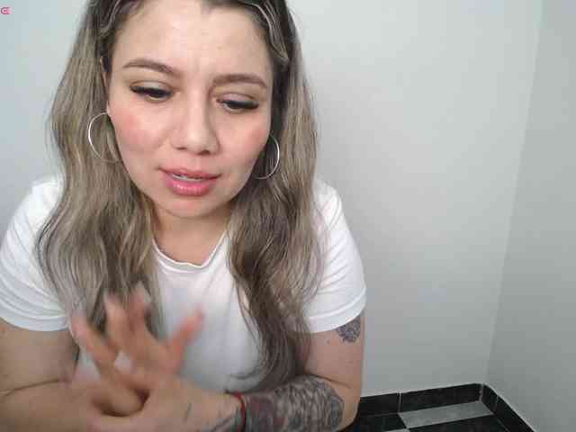 Isabella-wish1 webcam