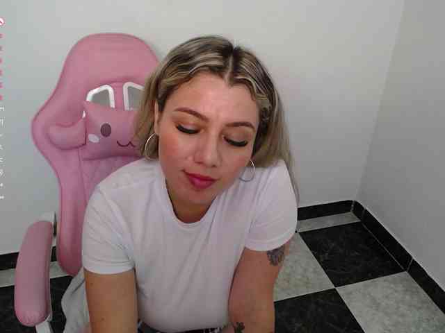 Isabella-wish1 webcam