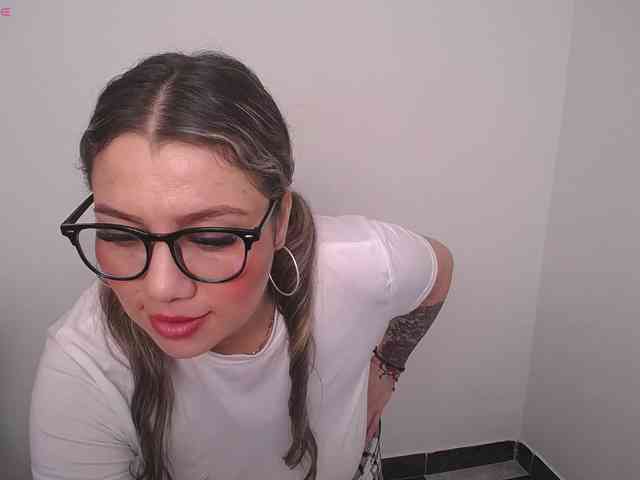 Isabella-wish1 webcam