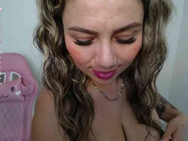 Isabella-wish1 webcam