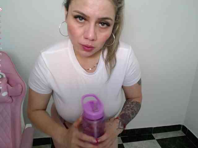 Isabella-wish1 webcam