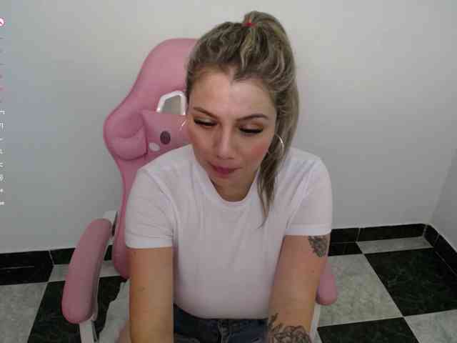 Isabella-wish1 webcam
