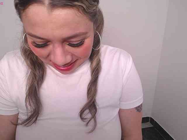 Isabella-wish1 webcam
