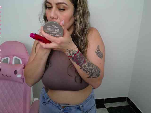 Isabella-wish1 webcam