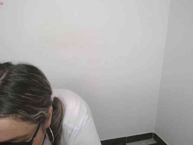 Isabella-wish1 webcam