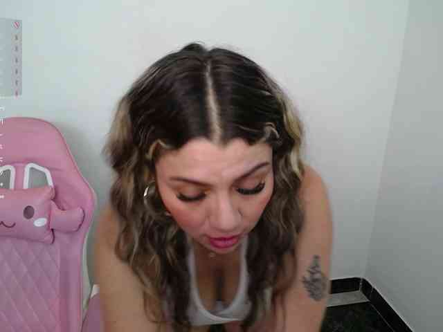 Isabella-wish1 webcam
