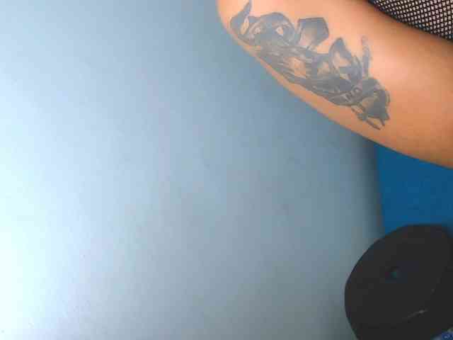 everlyn-party Sex Cam Show