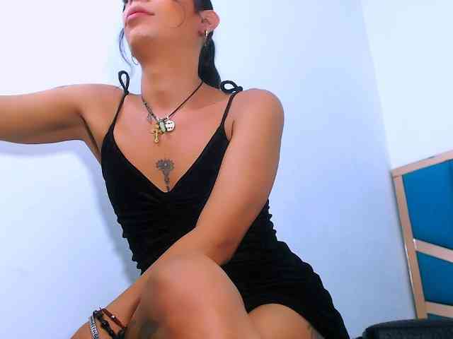 everlyn-party Sex Cam Show