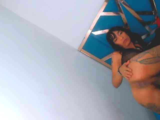 everlyn-party Sex Cam Show