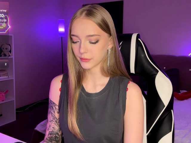 VersieBruegman's BongaCams show and profile