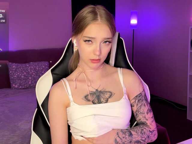 VersieBruegman's BongaCams show and profile