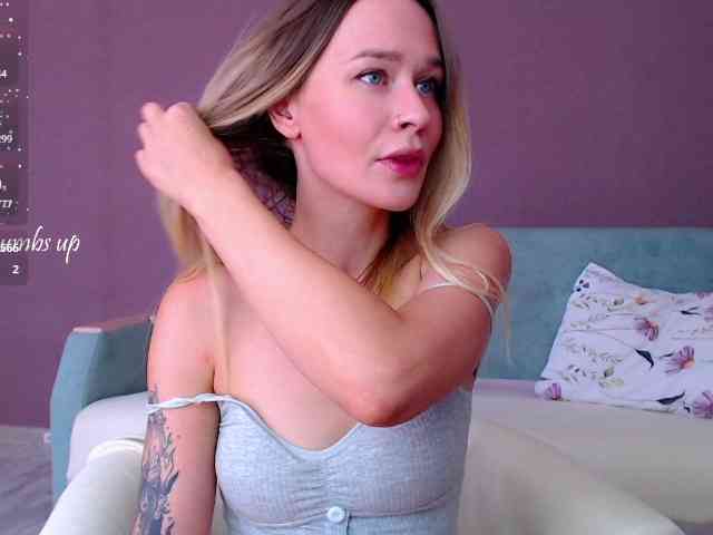 AnitaDelicious webcam