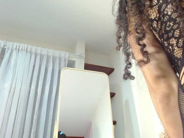le modèle TerryGreenwood est en webcam porno dans un show sur le site bongacams, il possède les tags suivants: Latino/Hispanic,Brunette,Trimmed