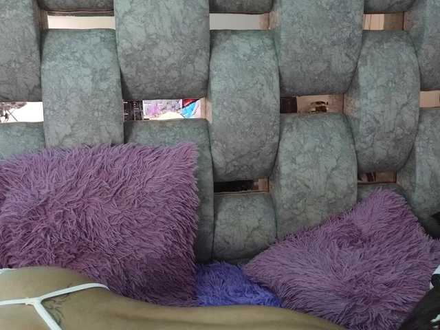 alix-kitty's BongaCams show and profile