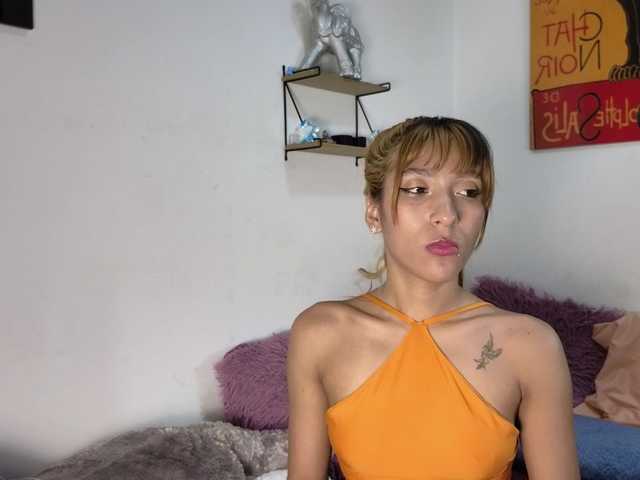 alix-kitty live cam on BongaCams
