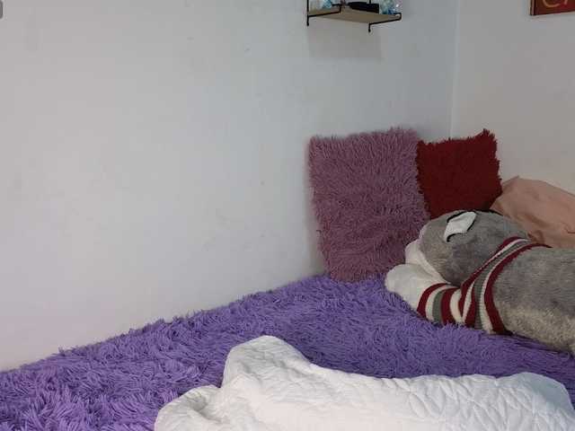 alix-kitty live cam on BongaCams