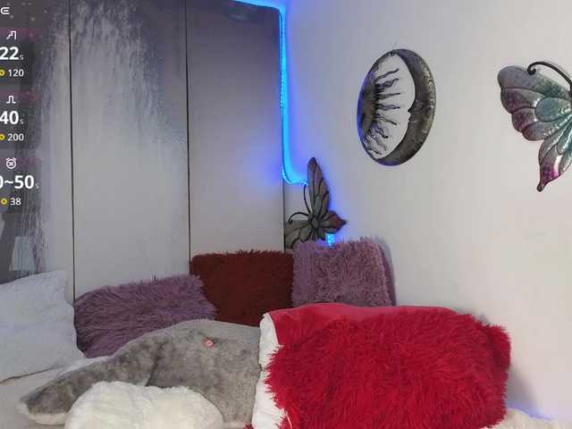 alix-kitty live cam on BongaCams
