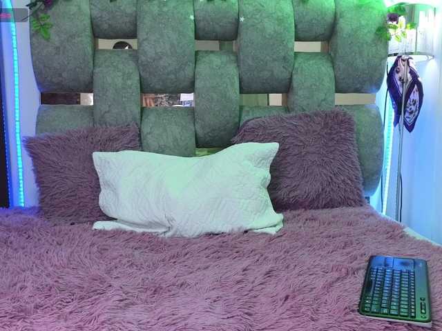 alix-kitty's BongaCams show and profile