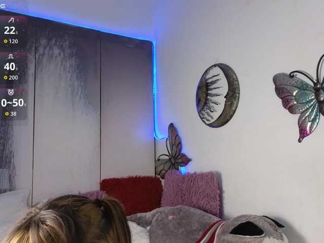 alix-kitty live cam on BongaCams