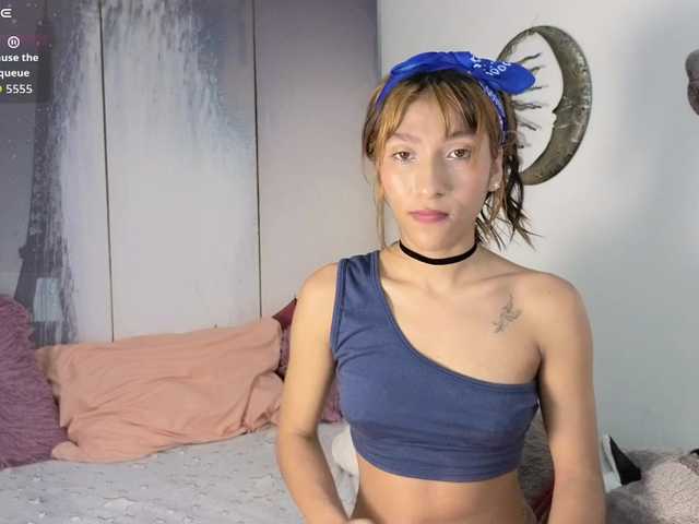 alix-kitty live cam on BongaCams