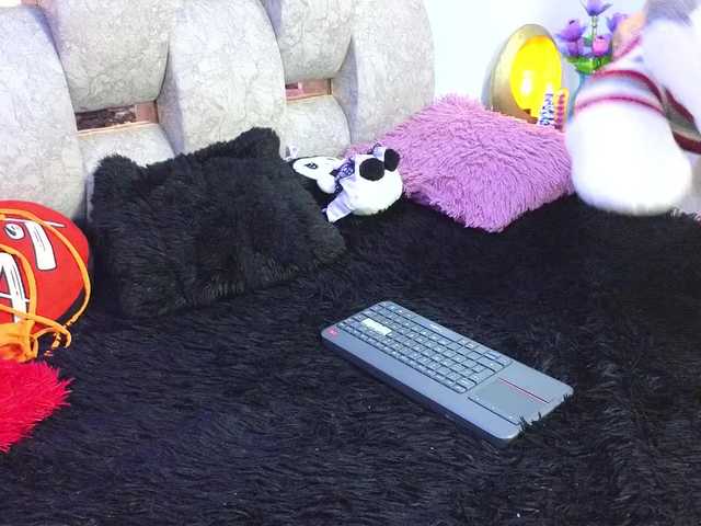 alix-kitty's BongaCams show and profile