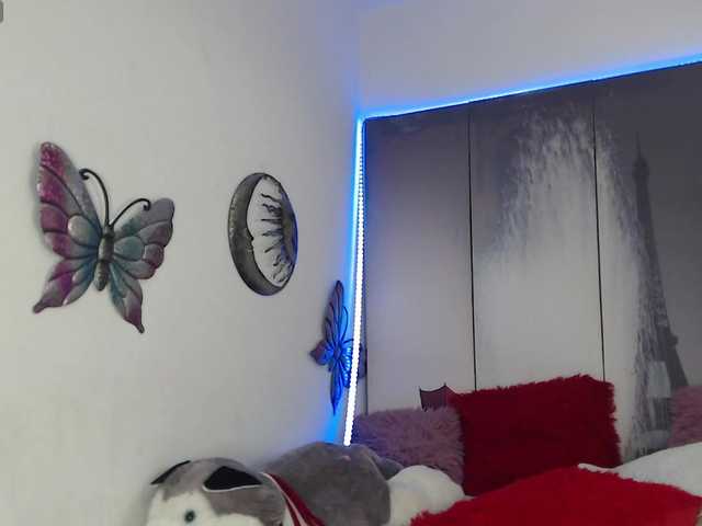alix-kitty live cam on BongaCams