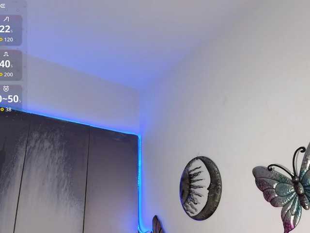 alix-kitty live cam on BongaCams