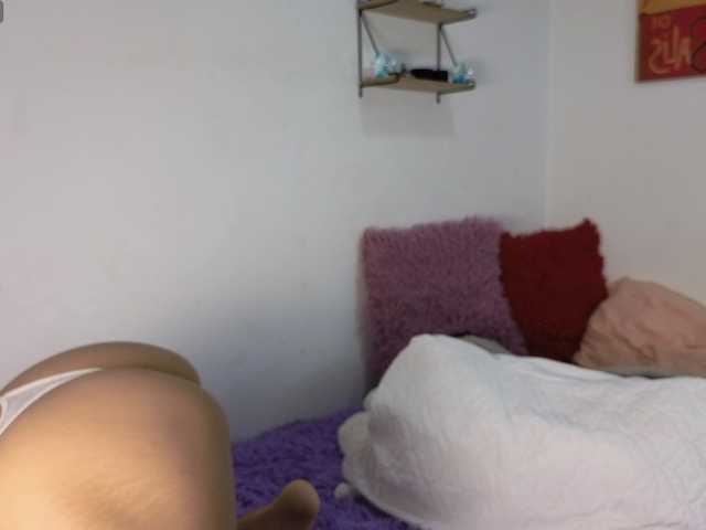 alix-kitty live cam on BongaCams
