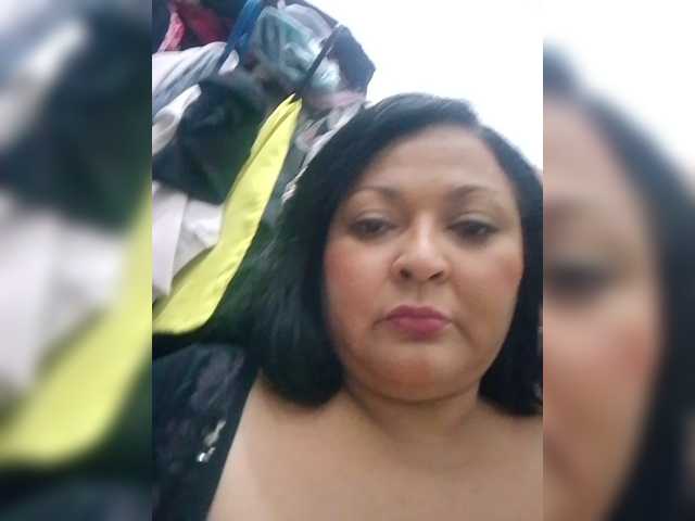 me1any2025-model-az9123 webcam bongacams model stream image