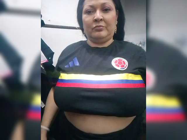 me1any2025-model-az9123 live cam on BongaCams