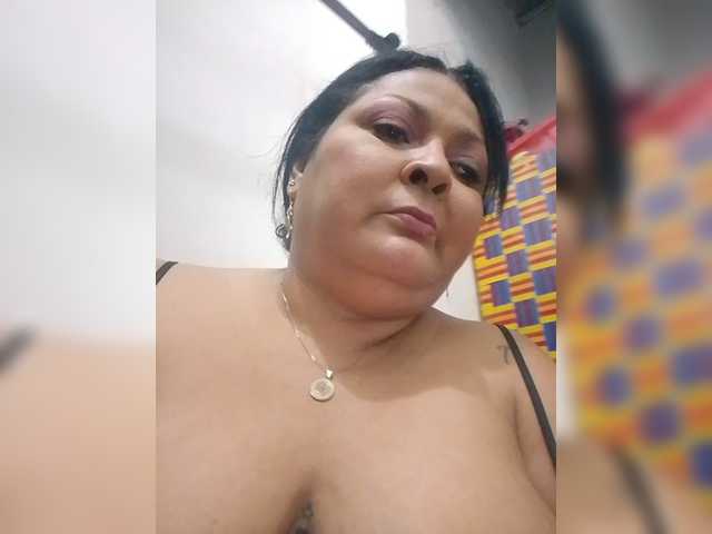 me1any2025-model-az9123 live cam on BongaCams