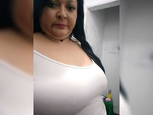 me1any2025-model-az9123 webcam bongacams model stream image