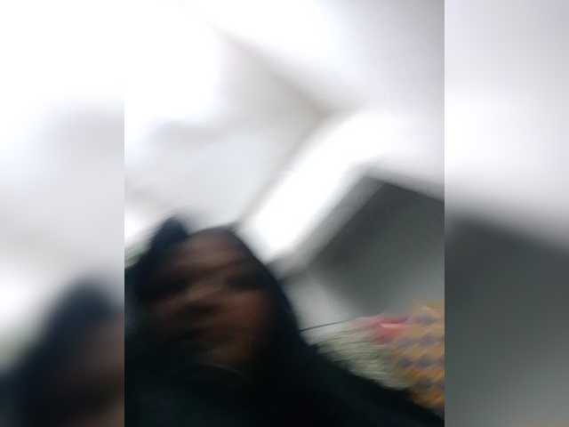 me1any2025-model-az9123 webcam bongacams model stream image