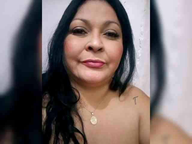 me1any2025-model... Live Webcam on BongaCams