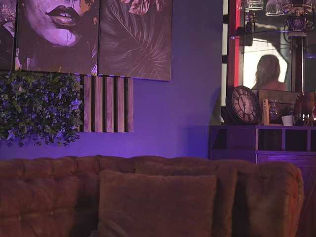 LuxenNoir live cam preview