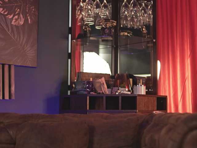 LuxenNoir live webcam show