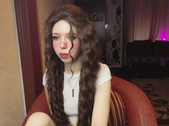 SophieAnWhite live cam on BongaCams