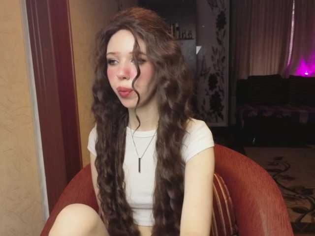 SophieAnWhite live cam on BongaCams