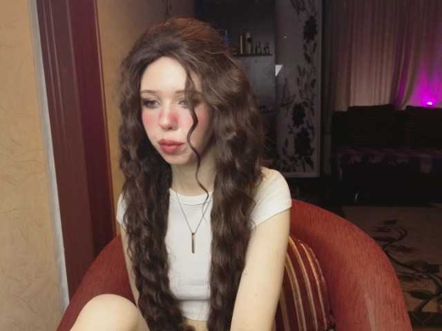 SophieAnWhite live cam on BongaCams
