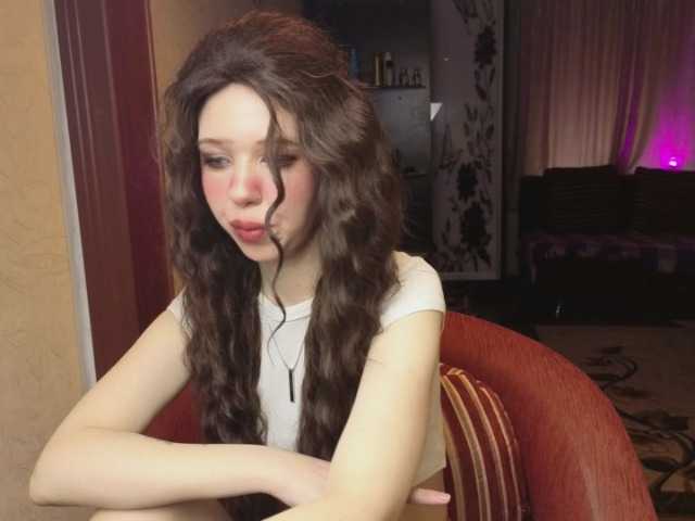 SophieAnWhite live cam on BongaCams