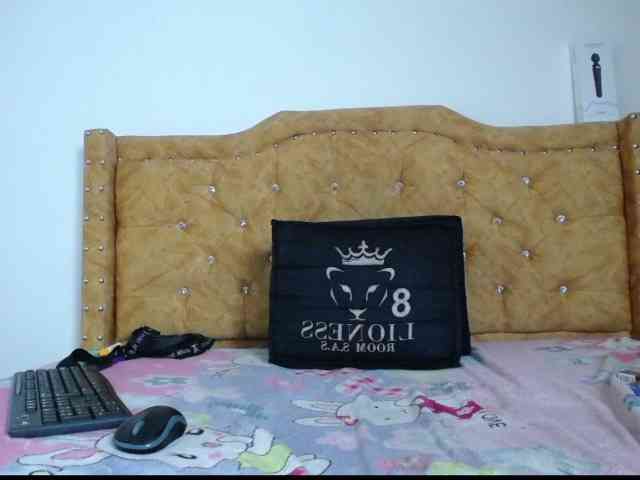 valeriwet webcam