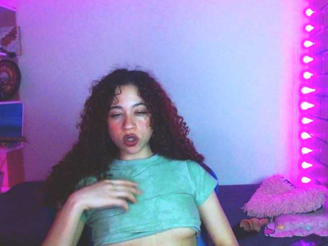 Medussa333, live now on BongaCams