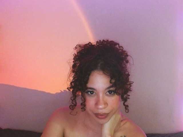 le modèle Medussa333 est en webcam porno dans un show sur le site bongacams, il possède les tags suivants: Latino/Hispanic,Brunette,Shaved