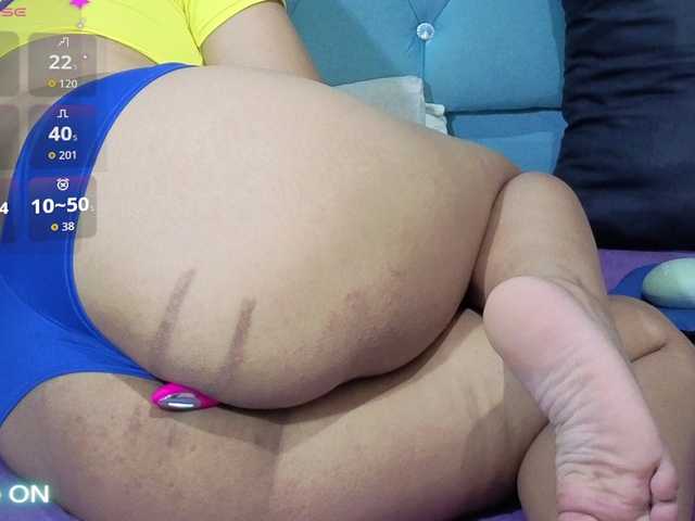 Yesamyn-Stone69 live cam on BongaCams