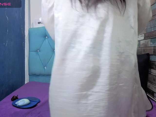 Yesamyn-Stone69 live webcam show