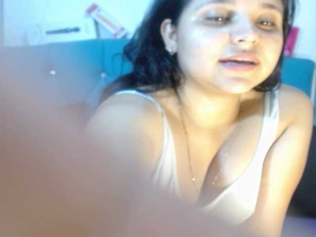Yesamyn-Stone69 live cam on BongaCams