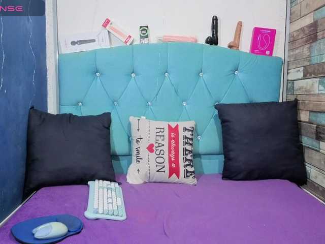 Yesamyn-Stone69 live cam on BongaCams