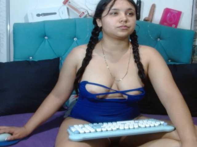 Yesamyn-Stone69 live cam on BongaCams