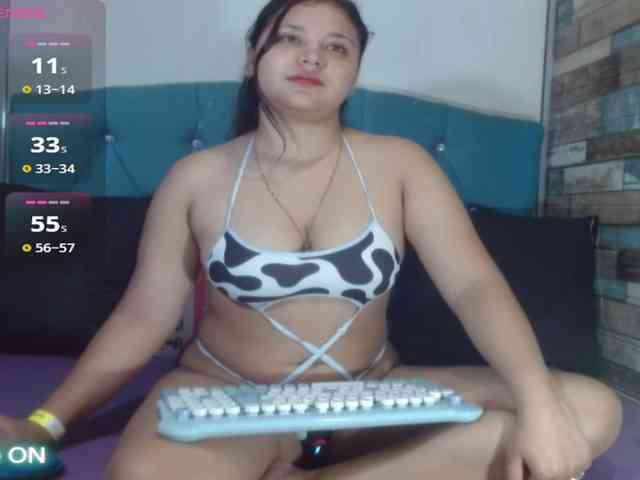 Yesamyn-Stone69 webcam